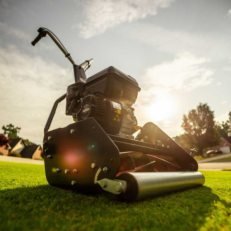 Lawn Perfection: Choosing the Right Rolux Lawnmower for Your Garden